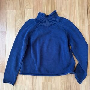 J Crew Navy sweater size S, great condition